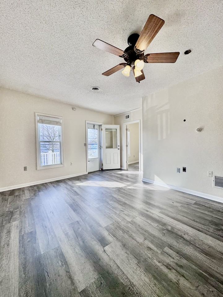 374 Olmstead Ave Uppr - Photo 5 of 12