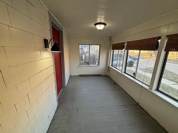 635 N Chautauqua Ave - Photo 2 of 20