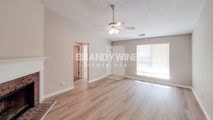 505 Village Cir - Photo 3 of 16