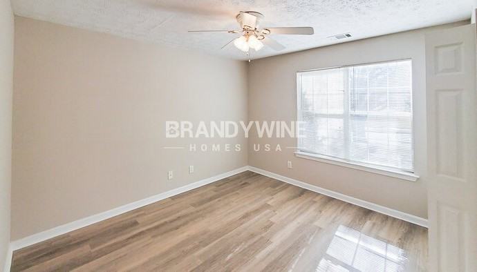 505 Village Cir - Photo 4 of 16