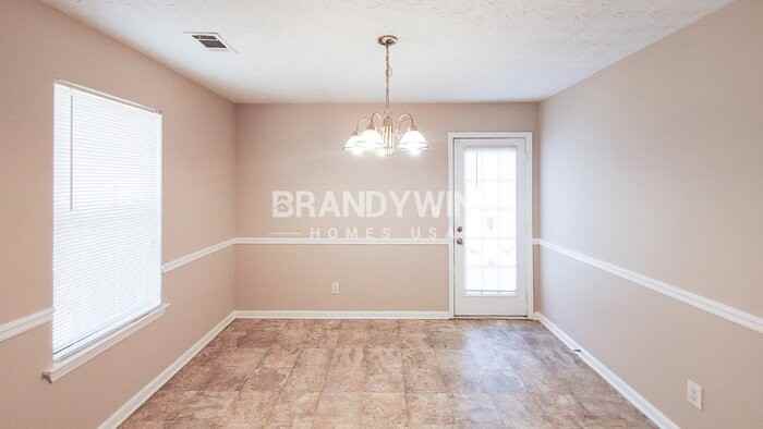 505 Village Cir - Photo 6 of 16