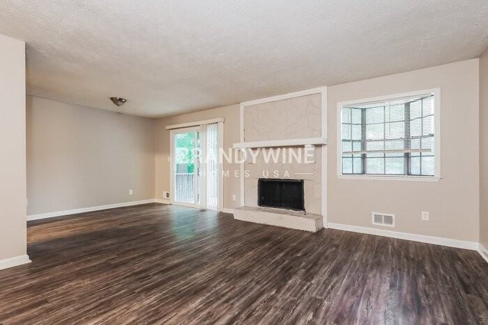 9347 Forest Knoll Dr - Photo 4 of 24