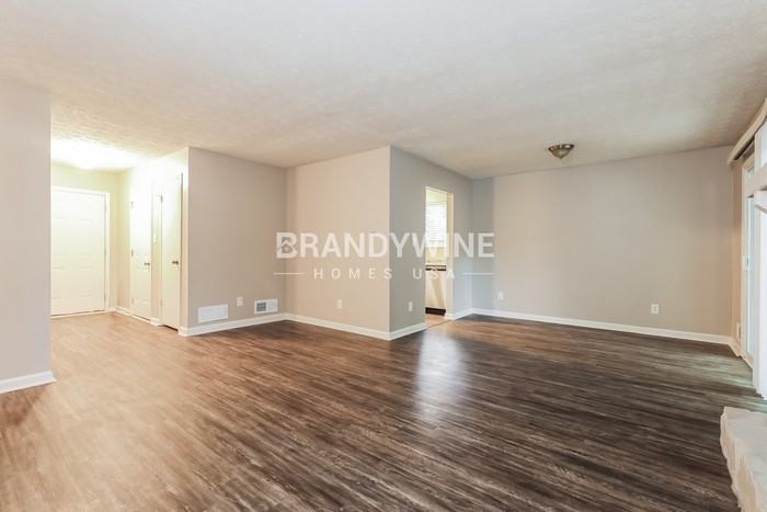 9347 Forest Knoll Dr - Photo 5 of 24