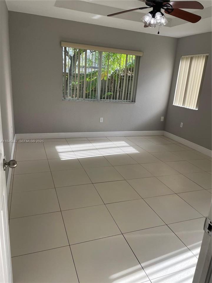 13244 Southwest 283rd Terrace - Photo 3 of 26