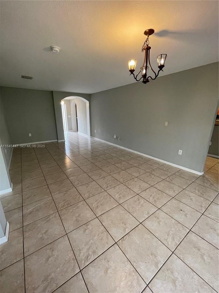 13244 Southwest 283rd Terrace - Photo 4 of 26