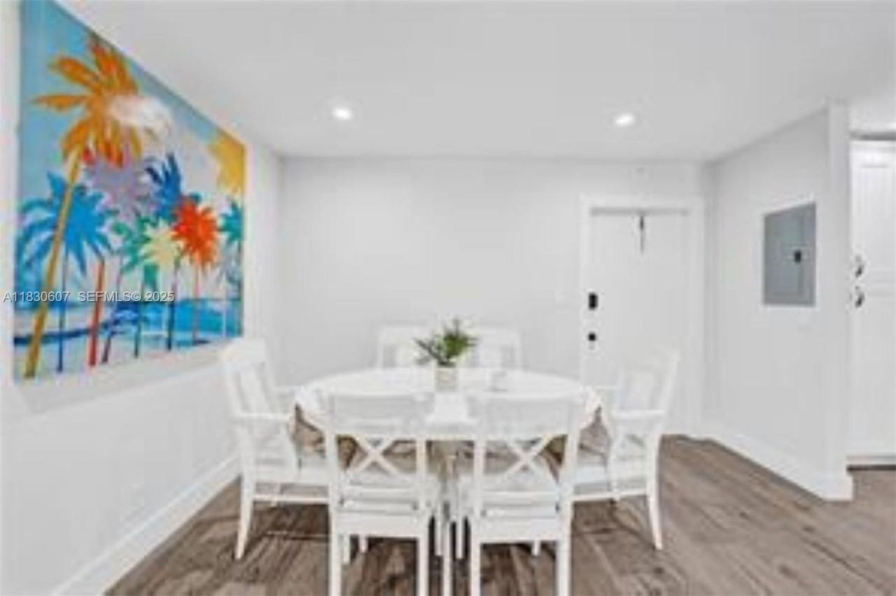 4100 North 58th Avenue ##213 - Photo 5 of 43