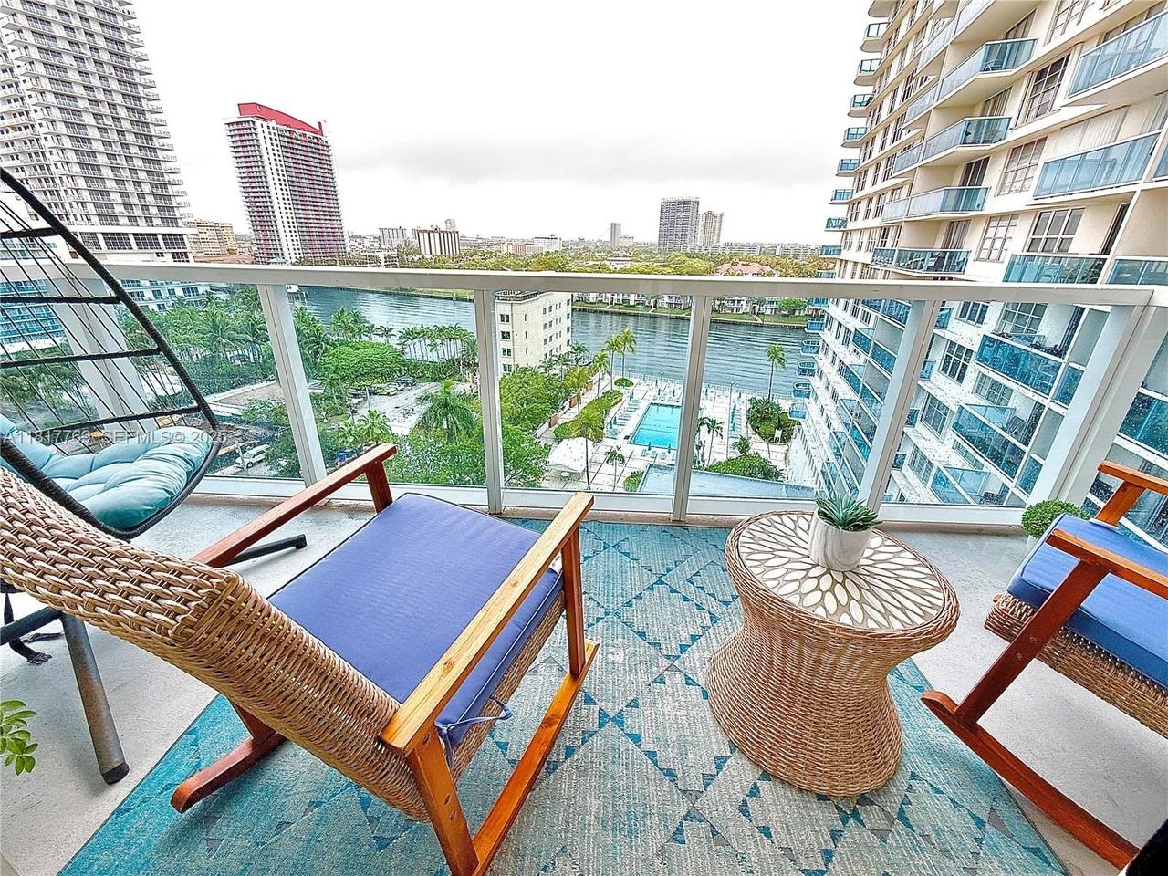 3800 South Ocean Drive ##1011