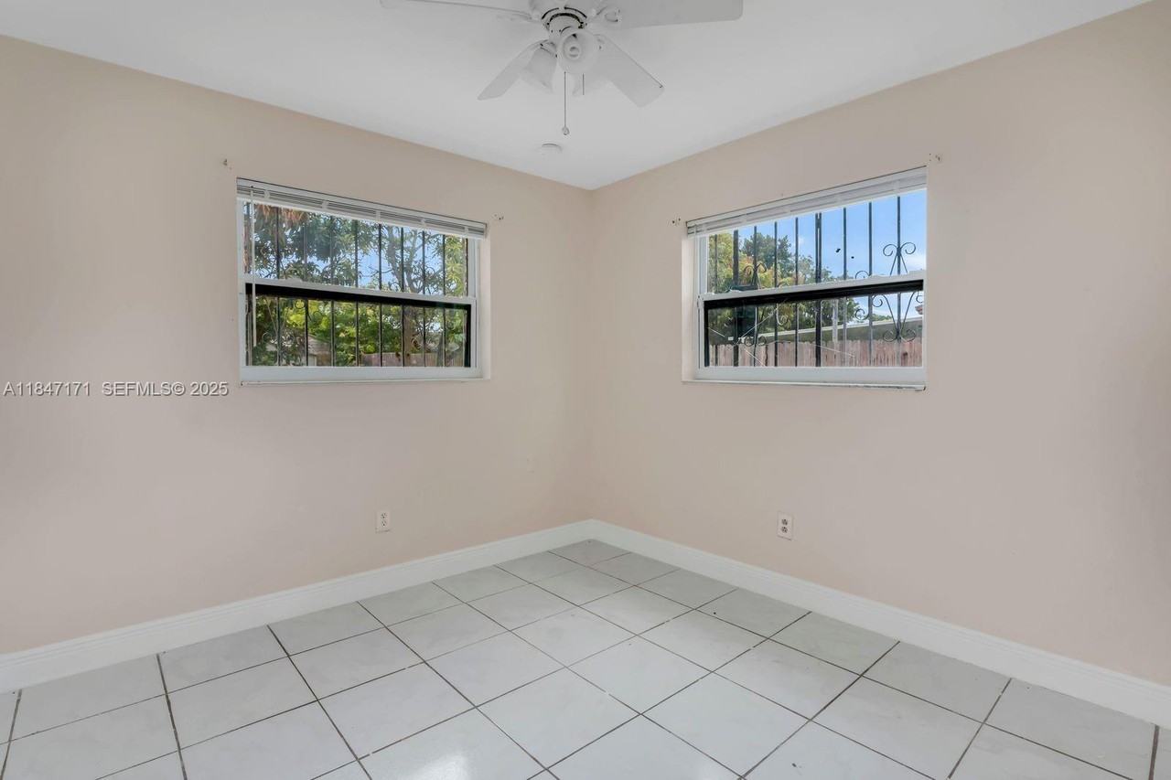 14510 Southwest 296th Street - Photo 6 of 33