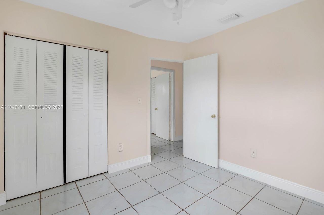 14510 Southwest 296th Street - Photo 7 of 33