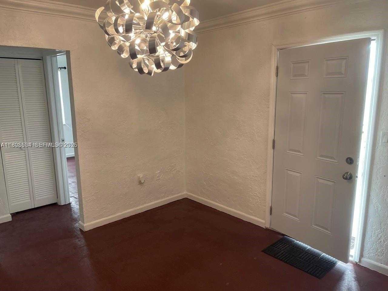 1225 Northwest 45th Street - Photo 6 of 20