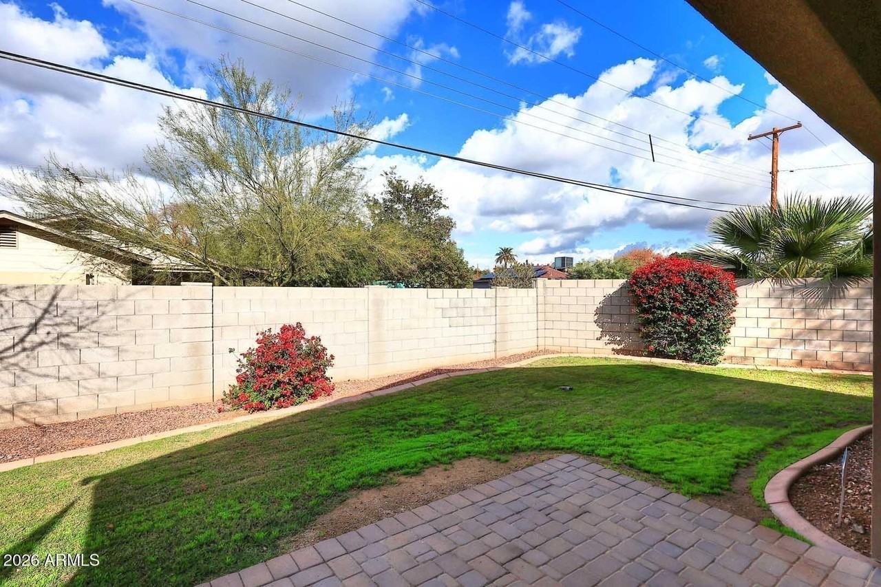 2314 E Montecito Ave - Photo 4 of 31