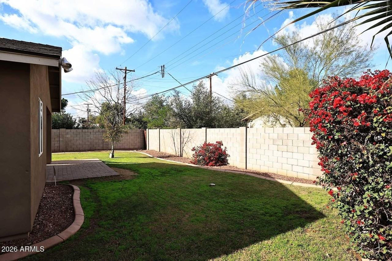 2314 E Montecito Ave - Photo 5 of 31