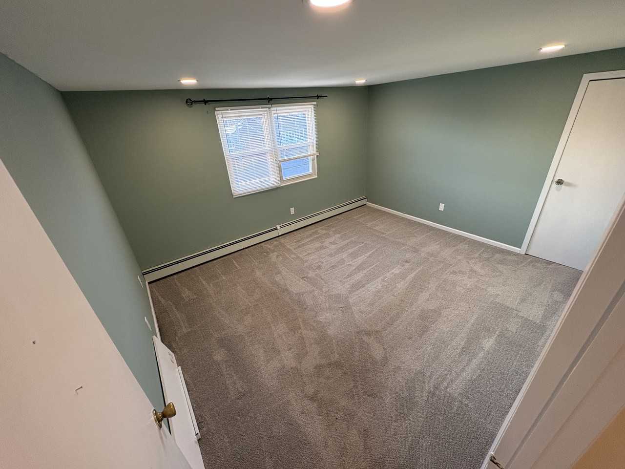 385 West Drive - Photo 2 of 6