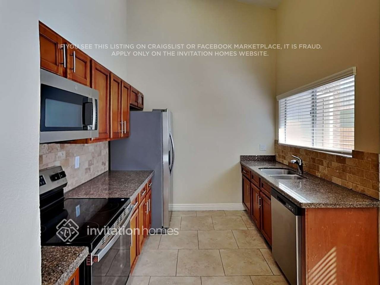 11320 N 82nd Ave - Photo 6 of 14