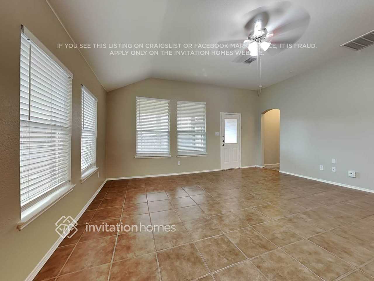 562 Hickory Ln - Photo 4 of 18