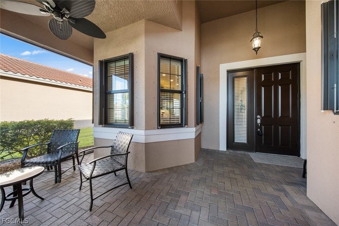 11652 Meadowrun Cir - Photo 2 of 38