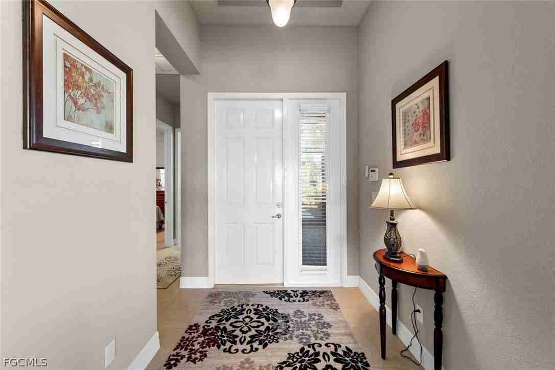 11652 Meadowrun Cir - Photo 3 of 38