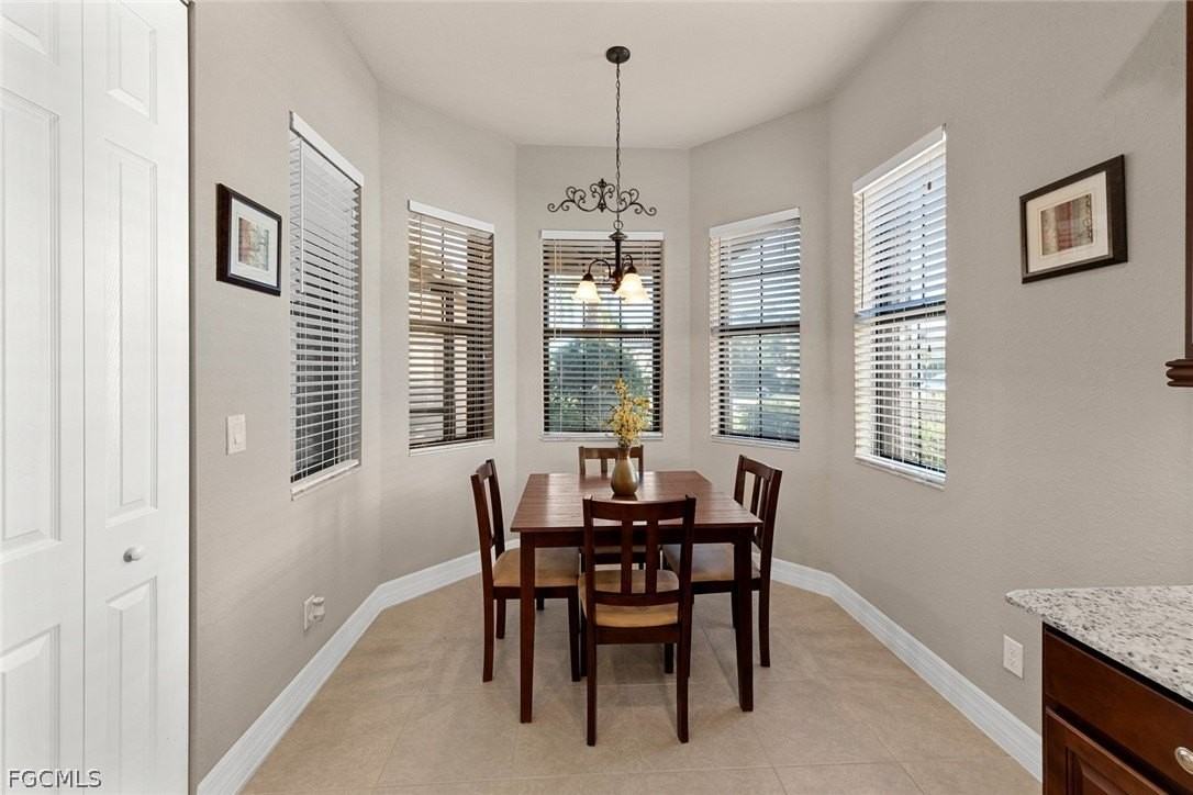 11652 Meadowrun Cir - Photo 7 of 38