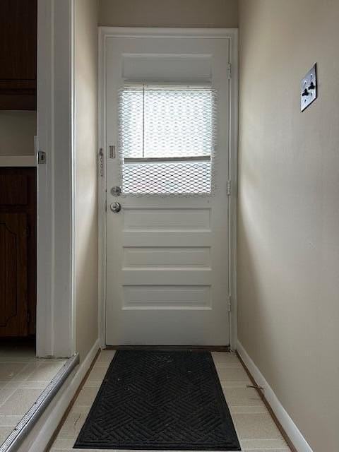 18547 Hillcrest St - Photo 5 of 45