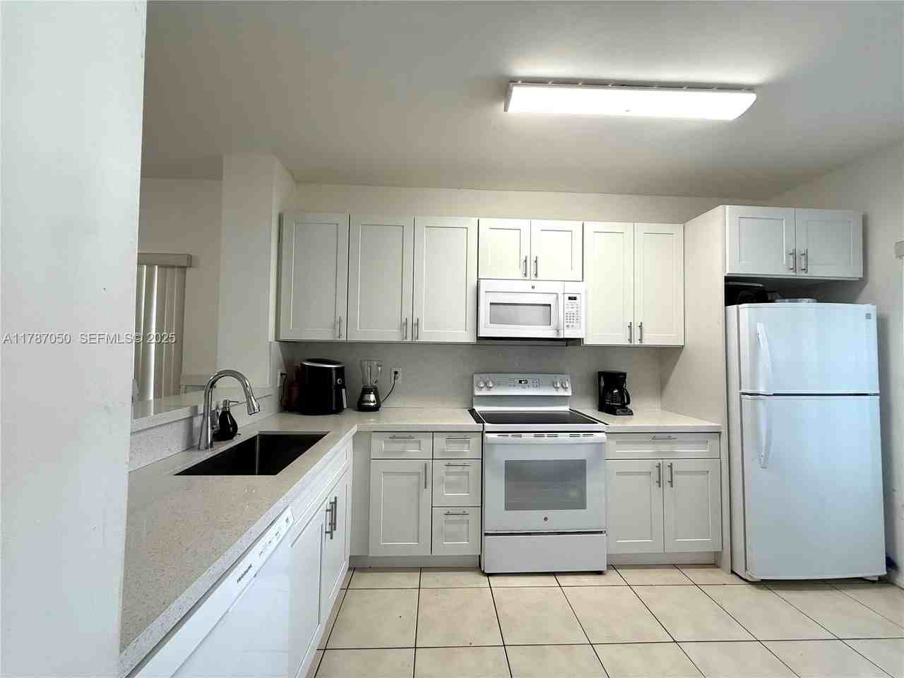 308 Southwest 120th Avenue - Photo 7 of 11