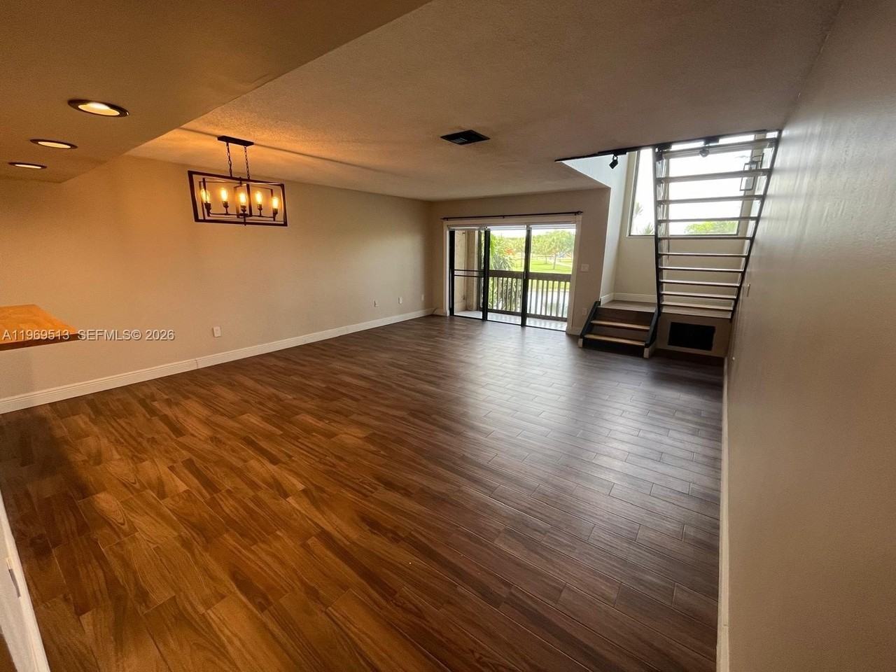 271 W Park Dr #7-2 - Photo 3 of 29