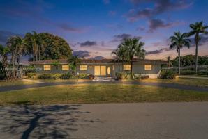 featured image of 215 Entrada Dr #1