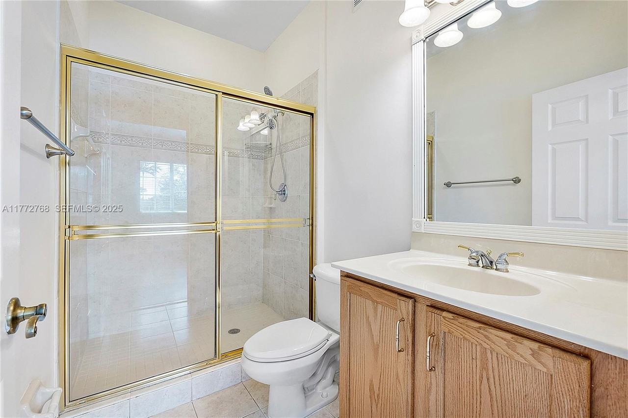 2921 Crestwood Terrace - Photo 3 of 12