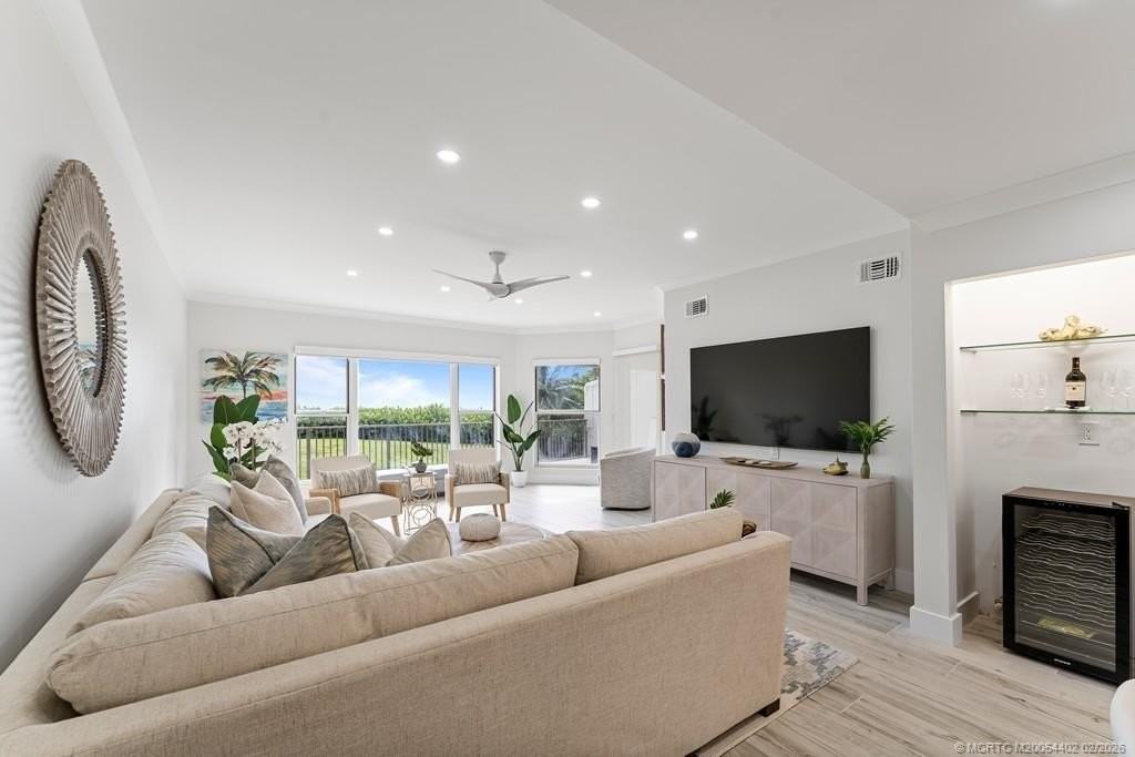 2051 Ne Ocean Blvd Apt C13 #C13 - Photo 6 of 45