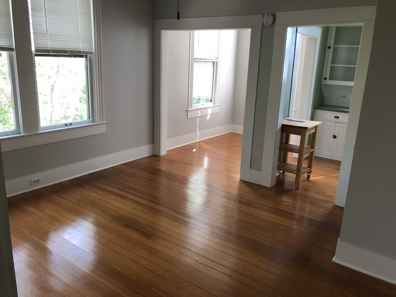 704 East Guenther Street - Photo 2 of 12