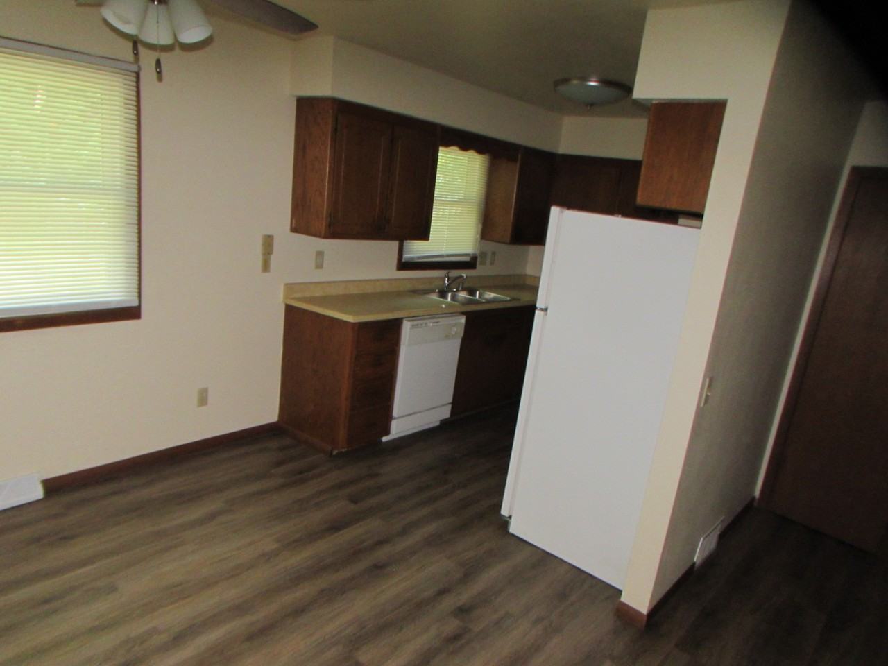 4534 Stein Avenue - Photo 6 of 15