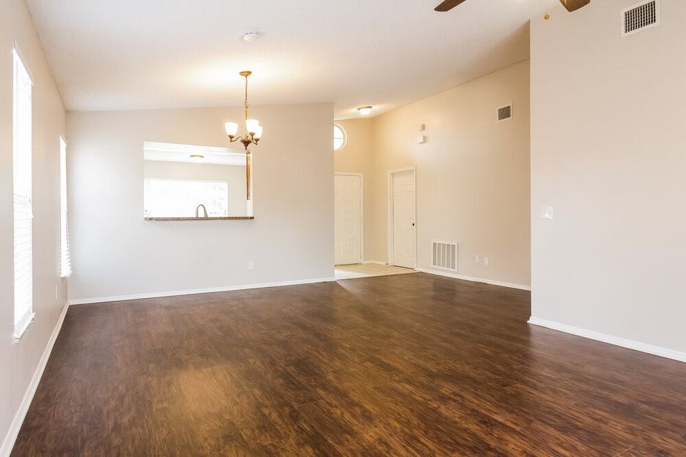 105 Rock Springs Ct - Photo 4 of 15