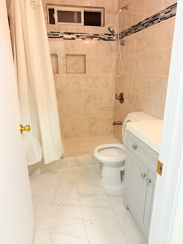 864 Stanford Ave #B - Photo 4 of 7