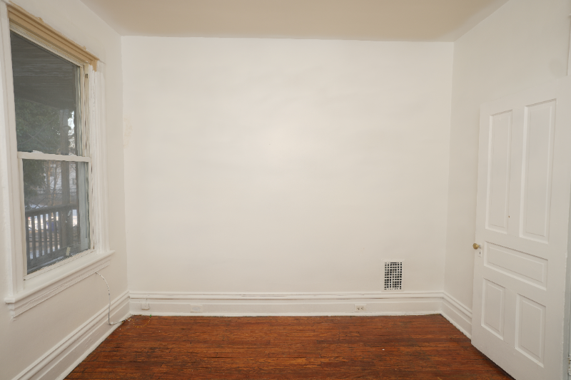 658 Oak Hill Ave #2TOP - Photo 4 of 4