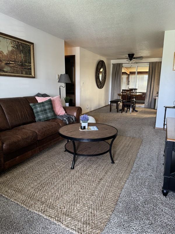 601 S 60th Ave #A - Photo 2 of 8