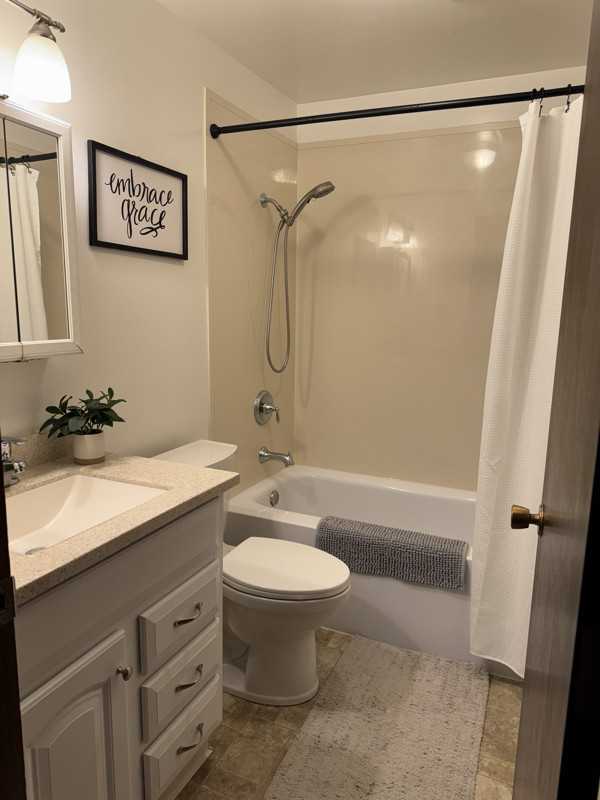 601 S 60th Ave #A - Photo 5 of 8