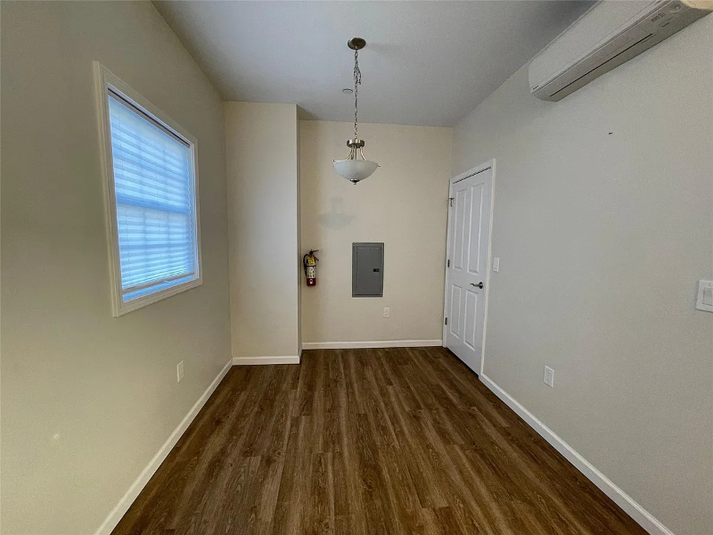 47 Park Ave - Photo 4 of 16