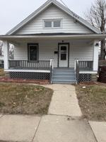 featured image of 846 Roscoe Ave