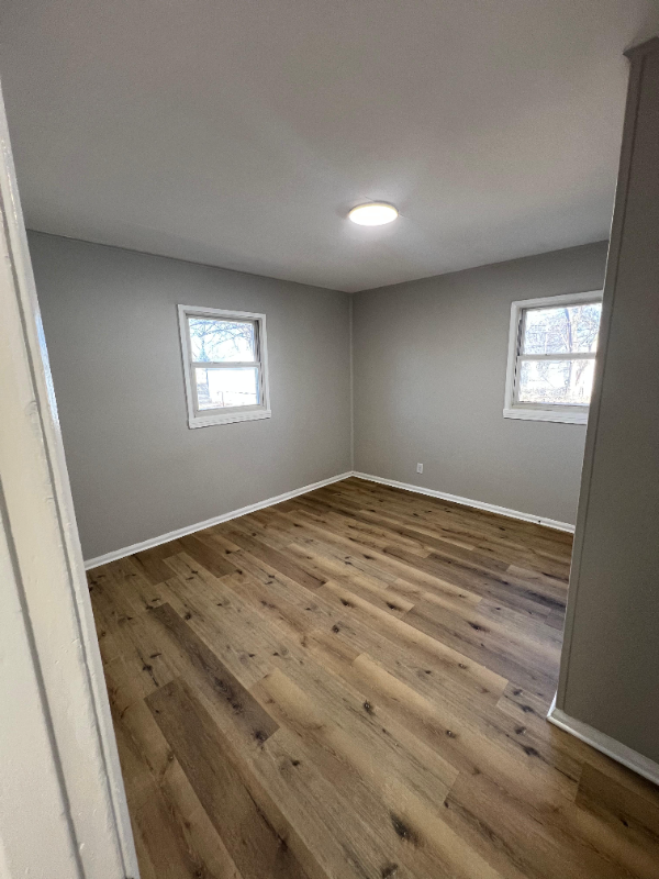 6049 N 39th St - Photo 2 of 6