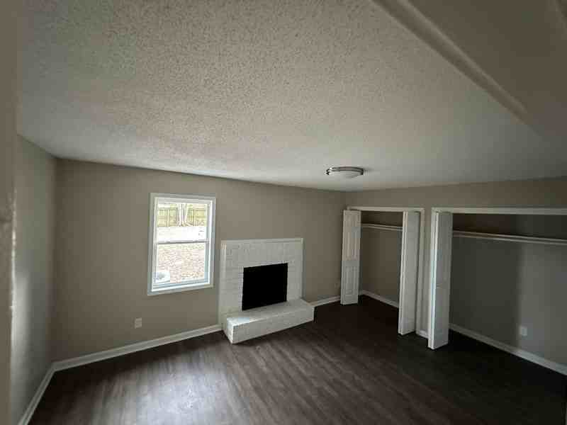 1153 Claiborne Dr - Photo 7 of 17