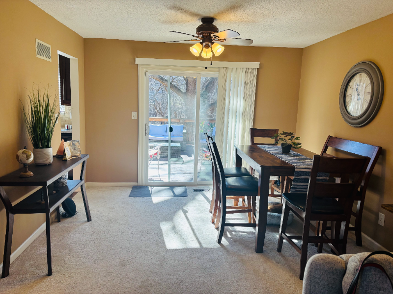 10747 Oakmont St - Photo 3 of 16