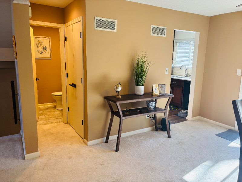 10747 Oakmont St - Photo 4 of 16