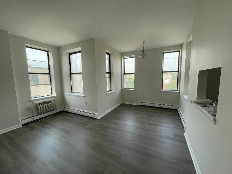 2613 Bergenline Ave - Photo 2 of 6