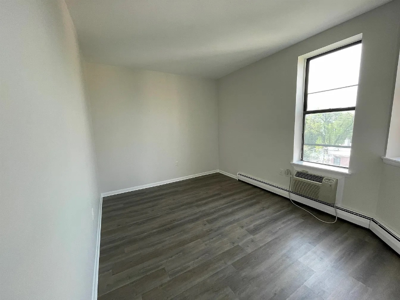 2613 Bergenline Ave - Photo 3 of 6