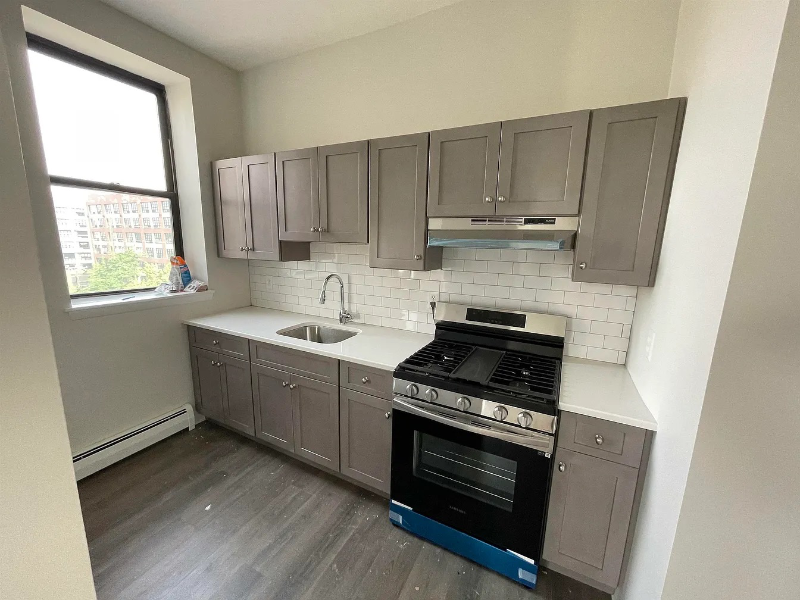 2613 Bergenline Ave - Photo 5 of 6