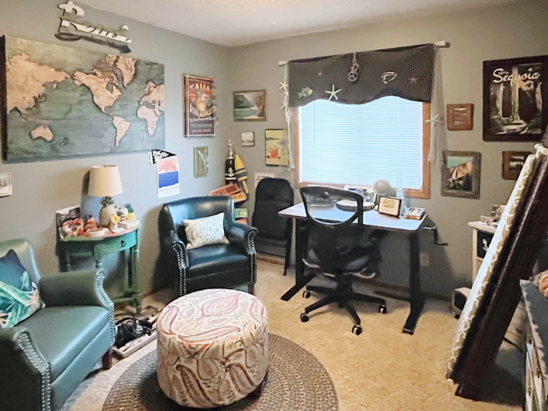 11113 Edgewood Cir N - Photo 4 of 8