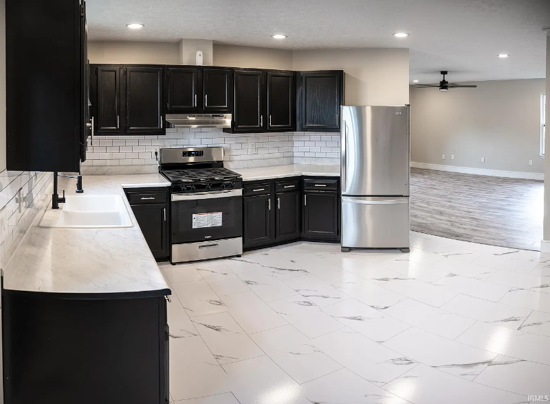 916 E Dixon St - Photo 5 of 20