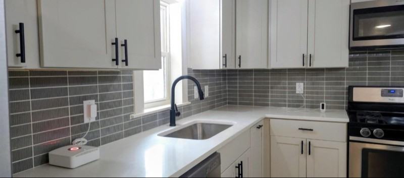 1117 N Iowa St - Photo 3 of 10