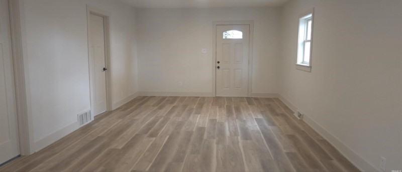 1117 N Iowa St - Photo 7 of 10