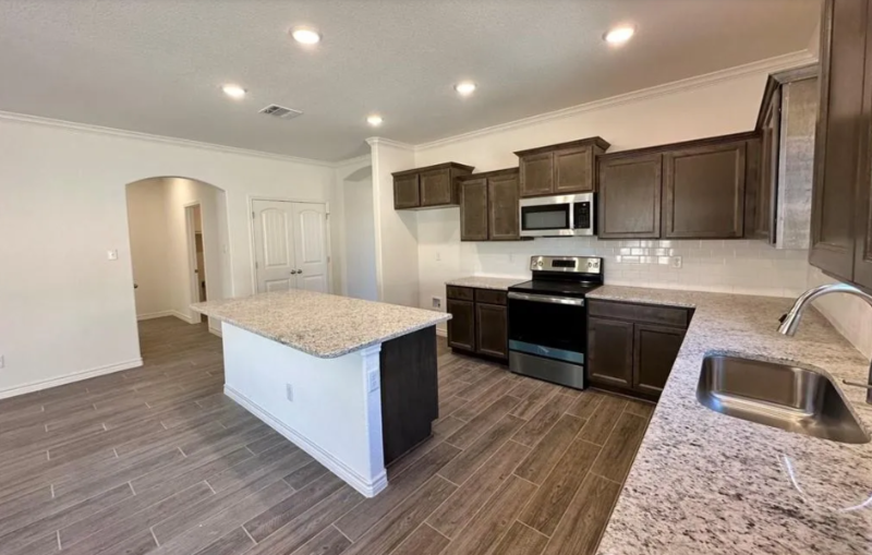 2627 Cowgirl Trl - Photo 3 of 8