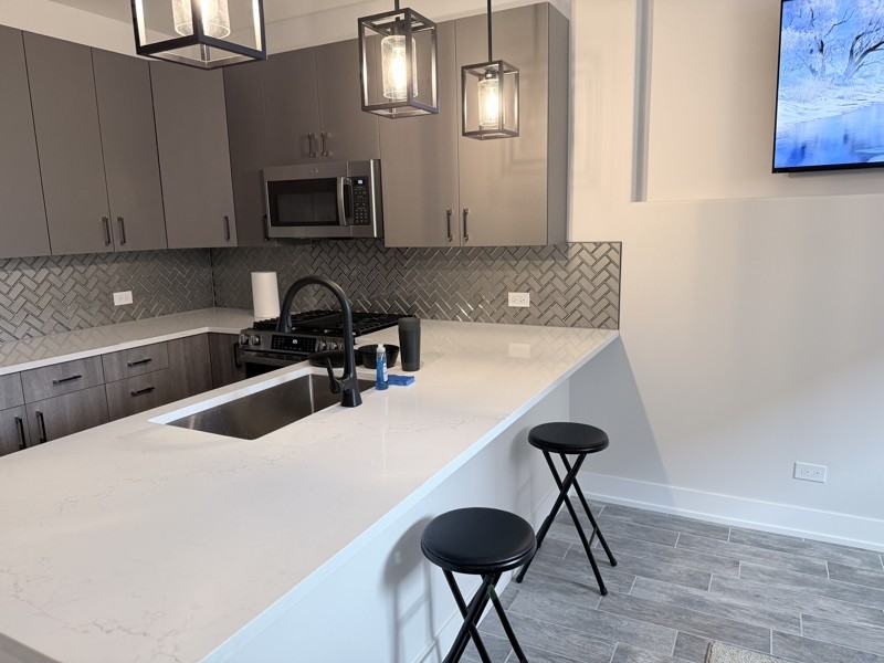 6530 S Champlain Ave #1 - Photo 2 of 20